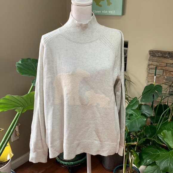LOFT Sweaters - Loft polar bear sweater